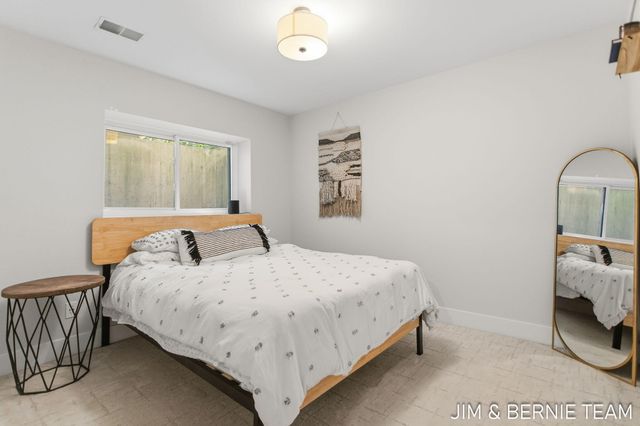6225 Lighthouse Court, Saugatuck, MI 49453