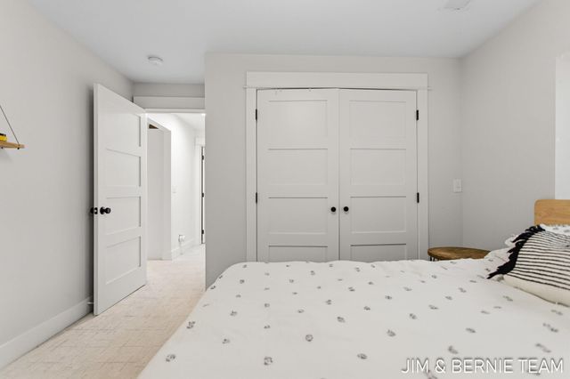 6225 Lighthouse Court, Saugatuck, MI 49453