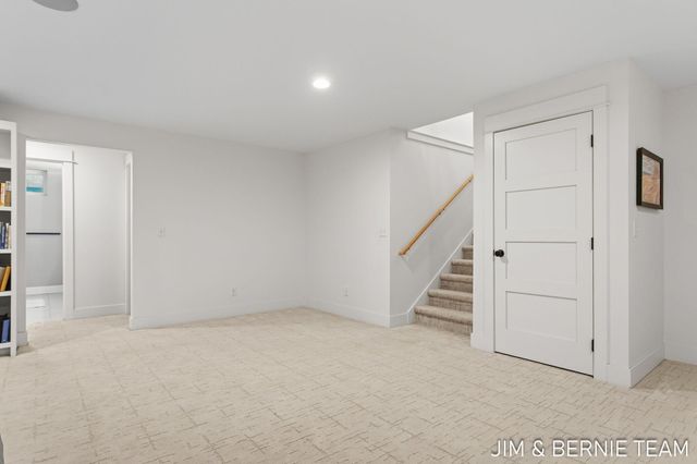 6225 Lighthouse Court, Saugatuck, MI 49453
