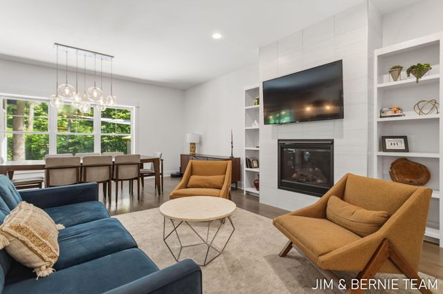 6225 Lighthouse Court, Saugatuck, MI 49453