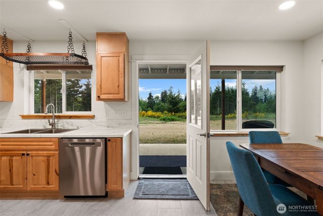 1363 E Crestview Drive, Shelton, WA 98584