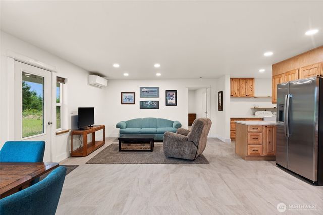 1363 E Crestview Drive, Shelton, WA 98584