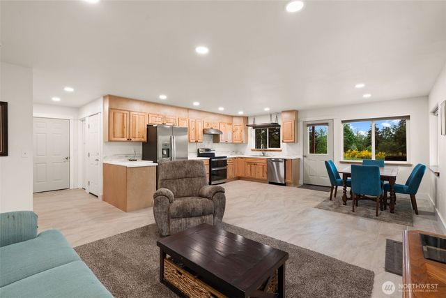 1363 E Crestview Drive, Shelton, WA 98584