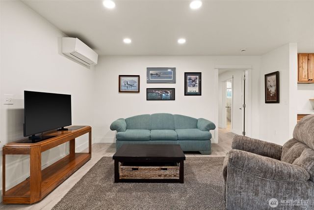 1363 E Crestview Drive, Shelton, WA 98584