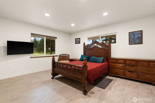 1363 E Crestview Drive, Shelton, WA 98584