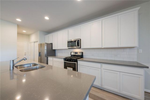 204 Cold Spring LOOP, Bastrop, TX 78602