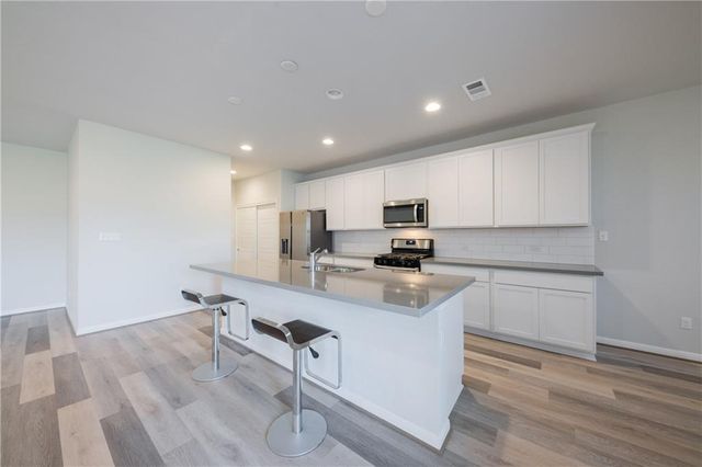 204 Cold Spring LOOP, Bastrop, TX 78602
