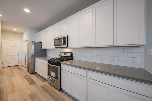 204 Cold Spring LOOP, Bastrop, TX 78602