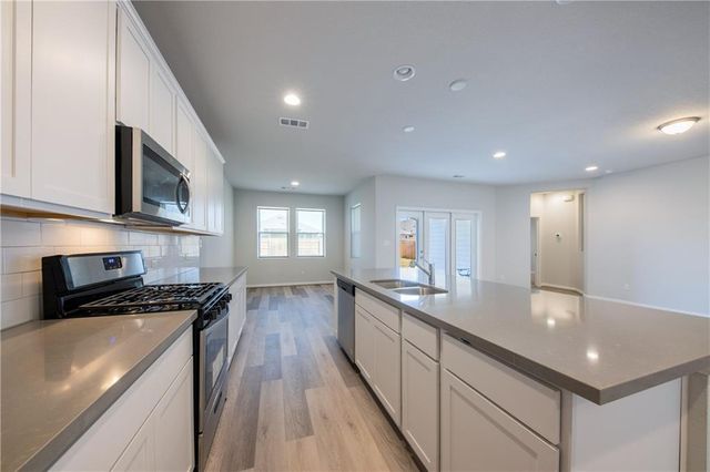 204 Cold Spring LOOP, Bastrop, TX 78602
