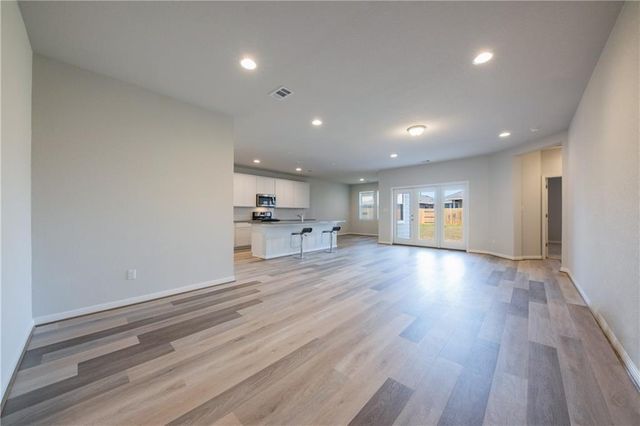 204 Cold Spring LOOP, Bastrop, TX 78602