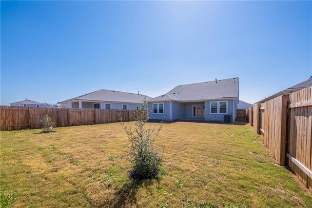204 Cold Spring LOOP, Bastrop, TX 78602