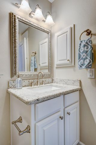 5869 Valley Forge Drive 102, Houston, TX 77057