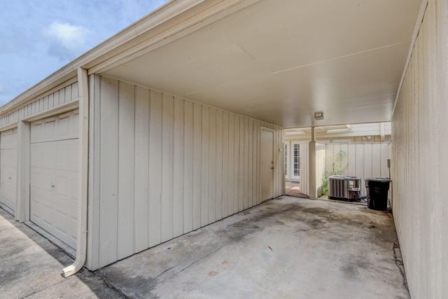 5869 Valley Forge Drive 102, Houston, TX 77057