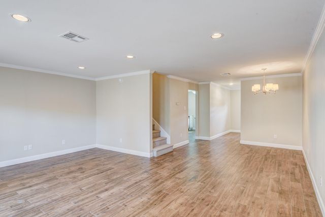 5869 Valley Forge Drive 102, Houston, TX 77057