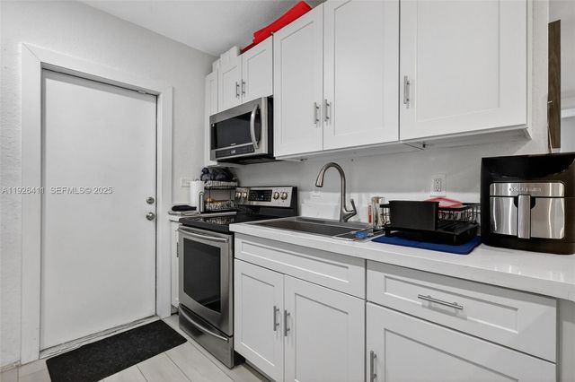 15925 NW 19th Ave, Miami Gardens, FL 33054