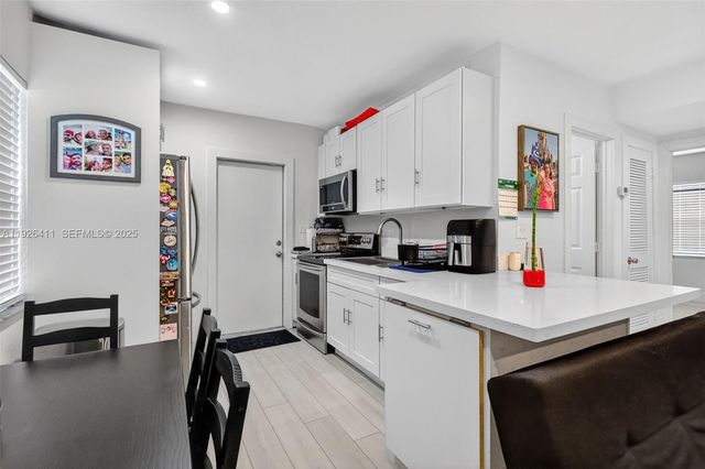 15925 NW 19th Ave, Miami Gardens, FL 33054