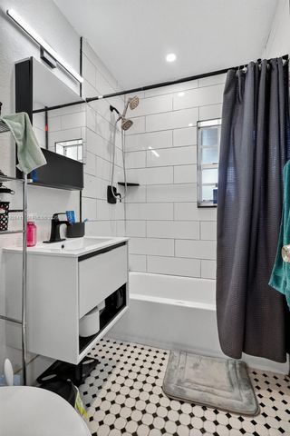 15925 NW 19th Ave, Miami Gardens, FL 33054