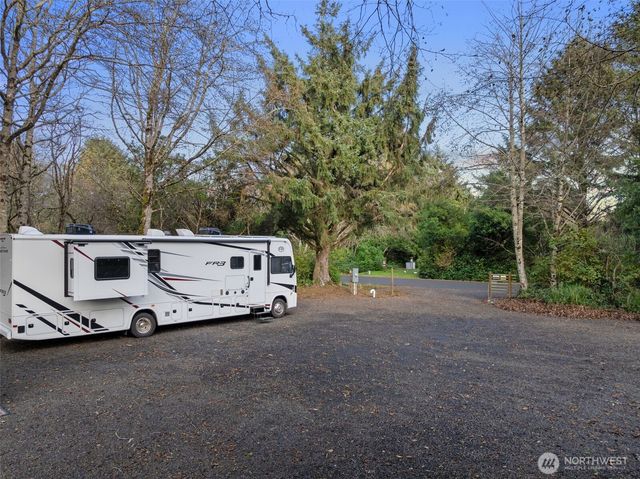 337 Mast Ave NW, Ocean Shores, WA 98569