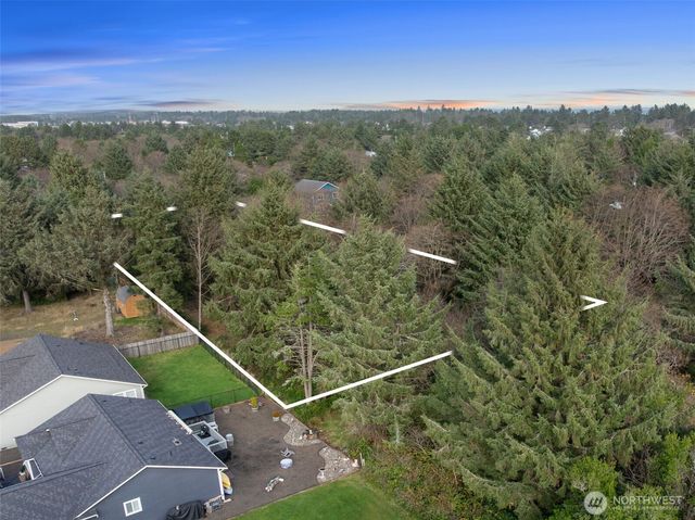 337 Mast Ave NW, Ocean Shores, WA 98569