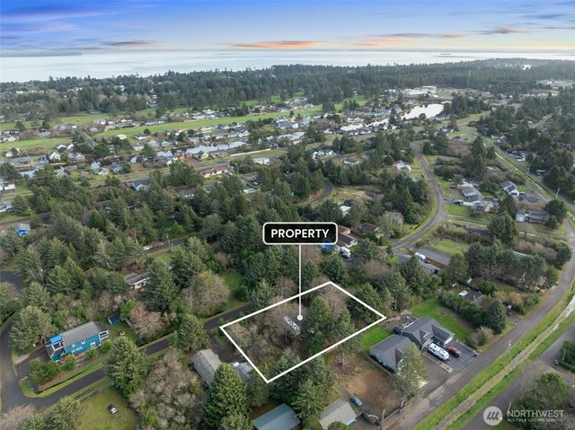 337 Mast Ave NW, Ocean Shores, WA 98569