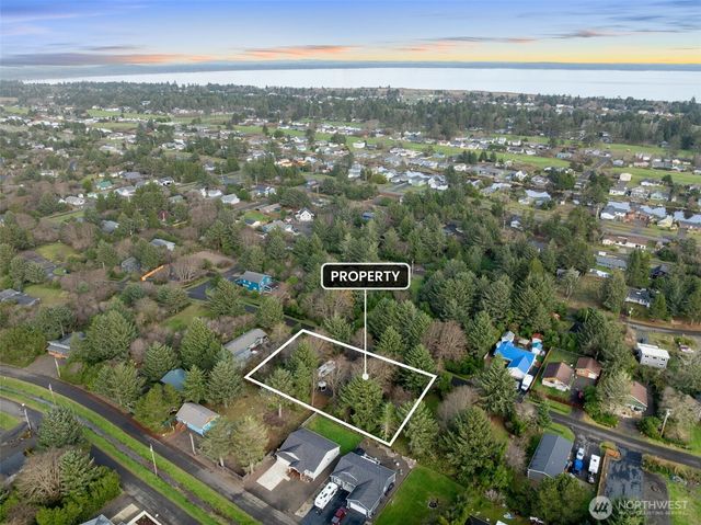 337 Mast Ave NW, Ocean Shores, WA 98569