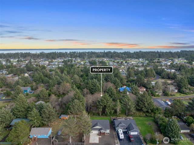 337 Mast Ave NW, Ocean Shores, WA 98569