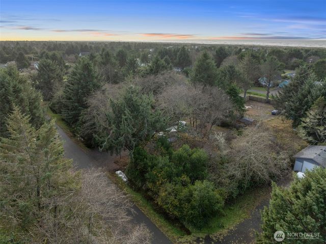 337 Mast Ave NW, Ocean Shores, WA 98569