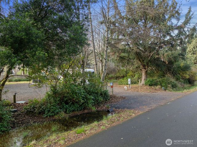 337 Mast Ave NW, Ocean Shores, WA 98569