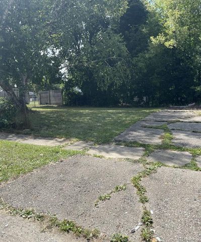 601 W Alma Avenue, Flint, MI 48505