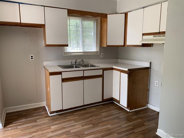 601 W Alma Avenue, Flint, MI 48505