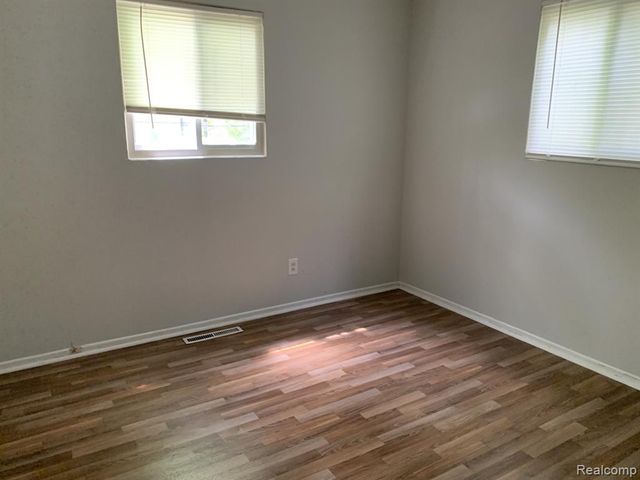 601 W Alma Avenue, Flint, MI 48505