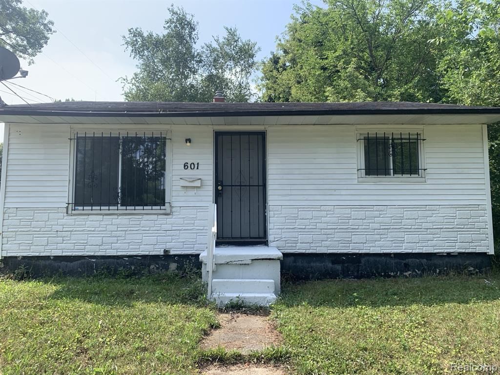 601 W Alma Avenue, Flint, MI 48505