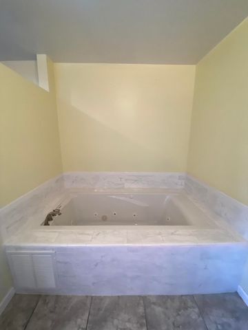 26851 S 620 Road, Grove, OK 74344