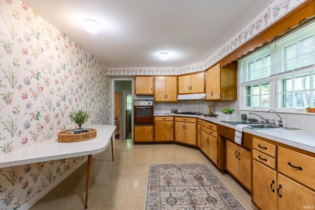 815 S Rose Avenue, Bloomington, IN 47401