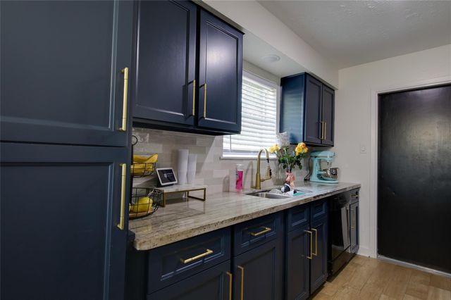 14006 Towneway Drive, Sugar Land, TX 77498