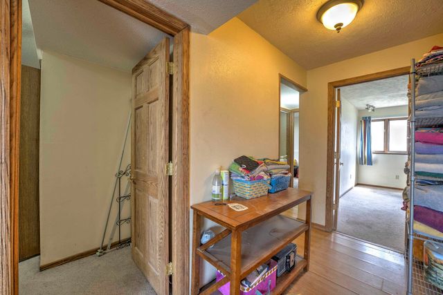 1120 12th Ave, Minot, ND 58701
