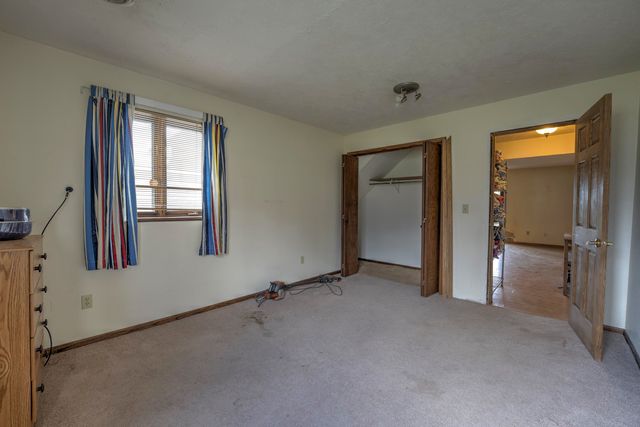 1120 12th Ave, Minot, ND 58701