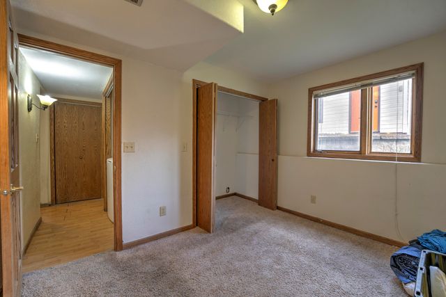 1120 12th Ave, Minot, ND 58701