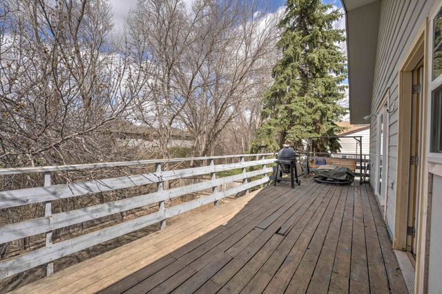 1120 12th Ave, Minot, ND 58701