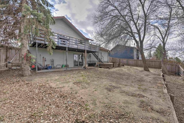 1120 12th Ave, Minot, ND 58701