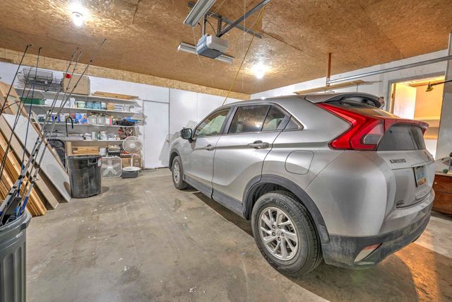 1120 12th Ave, Minot, ND 58701