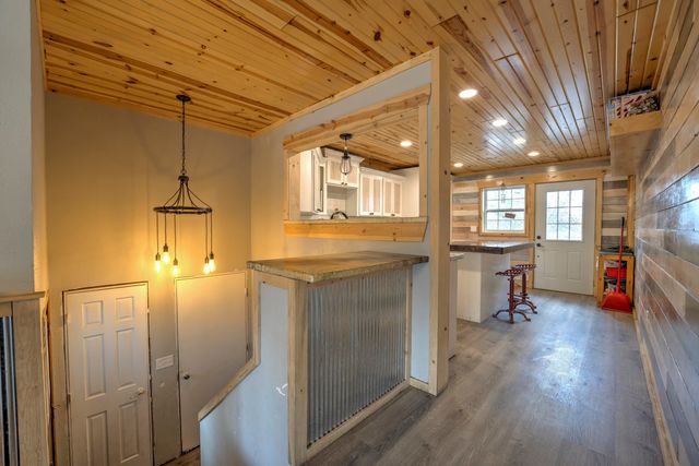 1120 12th Ave, Minot, ND 58701