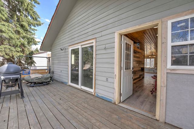 1120 12th Ave, Minot, ND 58701
