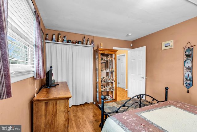 13 CLARK DR, Howell, NJ 07731