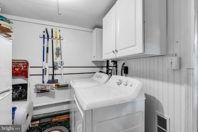 13 CLARK DR, Howell, NJ 07731