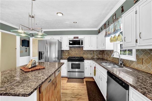 2140 Hamstead Court, Suwanee, GA 30024