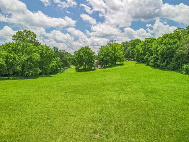 2090 Connelly Dr, Lewisburg, TN 37091