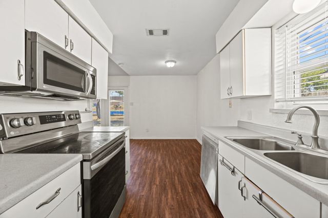 1237 N Knowles Drive, Saginaw, TX 76179