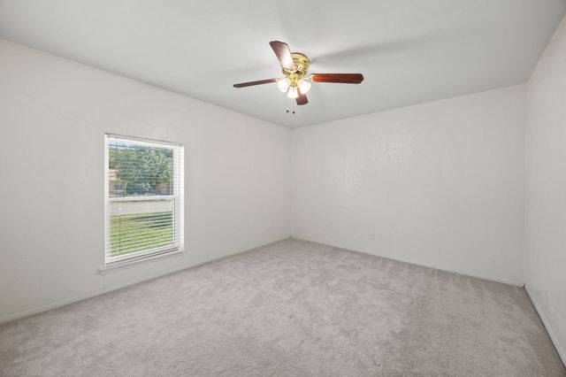 1237 N Knowles Drive, Saginaw, TX 76179