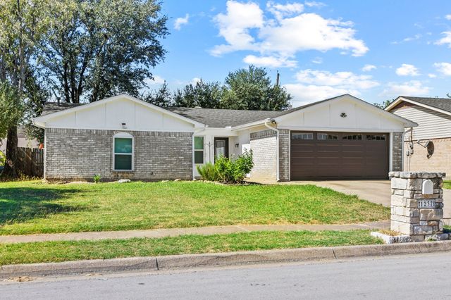 1237 N Knowles Drive, Saginaw, TX 76179